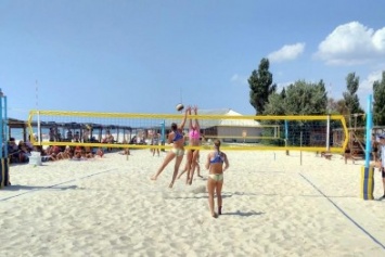 В Лазурном обьявили победителей чемпионата Украины по пляжному волейболу