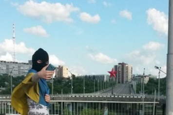 «Силовики ЛНР» спорят - кто должен бороться с «провокациями» в виде украинской символики