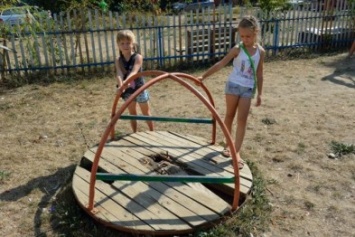 Кременчугский горисполком через все суды Украины отказывается от городских детских площадок