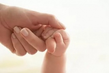 Благодаря психологам, 16 женщин из Полтавы передумали отказываться от детей в роддоме