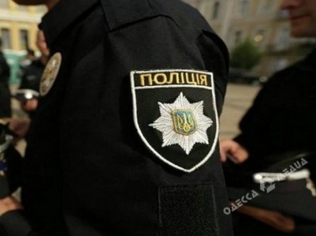 Одесского полицейского уволили за взятку