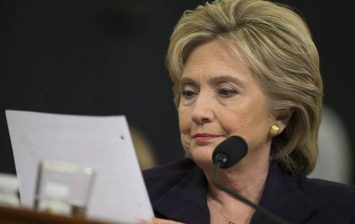 ФБР планирует опубликовать содержание допроса Клинтон о ее почте, - CNN