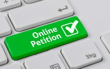 На сайте Кабмина зарегистрировано почти 200 петиций