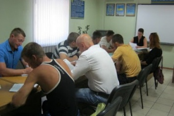 В Добропольском центре занятости учили подготавливать резюме