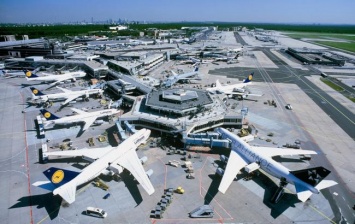 Аэропорт Франкфурта возобновил работу, угроза взрыва оказалась ложной
