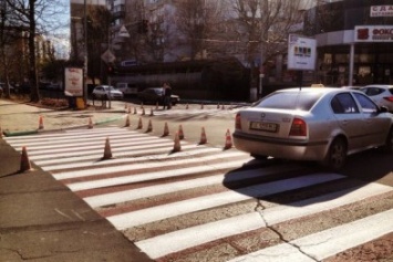 Пешеходная разметка в Черноморске посветлеет (видео)