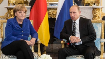 Опрос: Многие сторонники АдГ больше доверяют Путину, чем Меркель