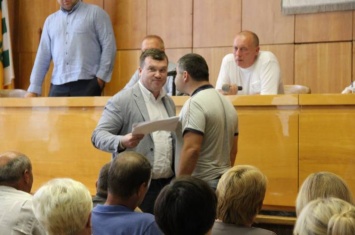 Депутату Рубежанского городского совета угрожали убийством во время сессии (фото)