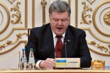 За 8 месяцев рейтинг президента Украины рухнул в два раза