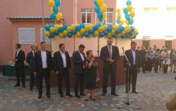 Кличко поздравил школьников с Днем знаний и открыл реконструированную школу в Киеве