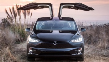В автопилот Tesla-мобилей внесут улучшения
