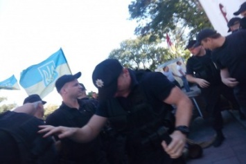 Руководитель одесской полиции увидел конфликт на Майдана с позиции Труханова