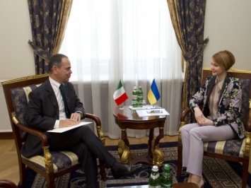 Новый посол Италии передал копии верительных грамот в МИД Украины