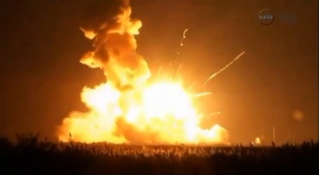 Ракета Falcon 9 взорвалась на стартовом комплексе во Флориде