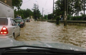Ливень затопил улицы Батуми