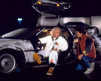 Компания DeLorean возобновит производство «машины будущего»
