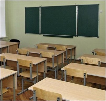 Уволенные директора школ в Днепре не согласны с действиями властей (ВИДЕО)