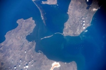 Крымский мост. Фото из Космоса
