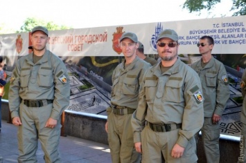 "Гвардию Труханова" переодели: охранники перестали маскироваться под солдат правопорядка
