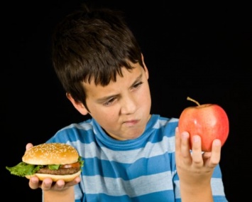 Ученые: Начальная школа вызывает у детей ожирение