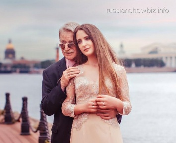 Иван Краско снялся в романтической фотосессии с молодой женой
