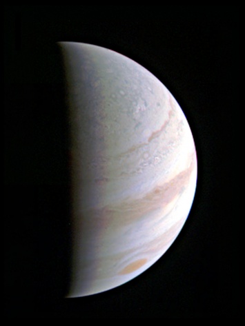 "Юнона" сфотографировала на Юпитере то, что ученые не видели никогда раньше