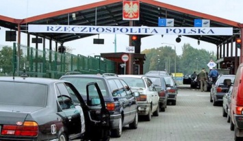 На границе с Польшей в очередях простаивают более 600 автомобилей