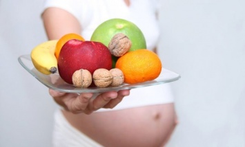 Ученые: Фруктами беременная женщина повышает интеллект младенца