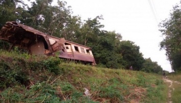 В таиландском поезде взорвалась бомба, есть жертвы