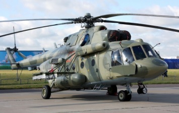 Военный вертолет Ми-8 совершил вынужденную посадку на Сахалине