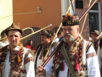 Международный гуцульский фестиваль начался на Закарпатье