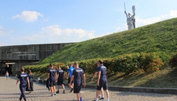 Сборная Исландии по футболу осваивается в Киеве