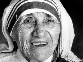 Сегодня в Ватикане канонизируют мать Терезу