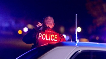 Неизвестные открыли стрельбу по полицейским в США