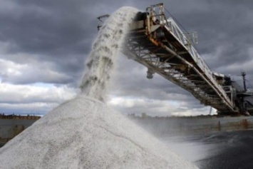 Харьковские дорожники уже запасли к зиме почти 4000 тонн соли