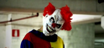 В США появилась заманивающая детей в лес банда клоунов