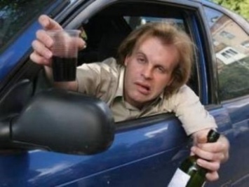 В Киеве активисты начали отлавливать пьяных водителей (видео)