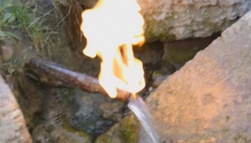 В Украине есть лечебный источник с водой, которая горит