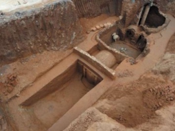 Семь древних гробниц, которым более 1,6 тыс. лет, обнаружили в Китае