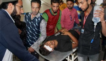 В индийском Кашмире разогнали митинг: 250 пострадавших