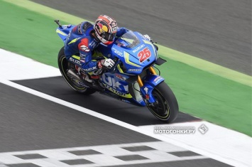 MotoGP: Звездный день Маверика Виньялеса - Suzuki выигрывает BritishGP