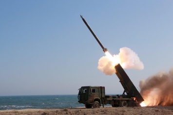 Северная Корея запустила баллистические ракеты в сторону Японского моря