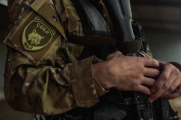 В Донецке "силовики ДНР" с автоматами устроили старшеклассникам "1 сентября по-республикански"