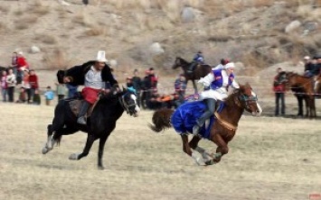 Вторые Всемирные игры кочевников в Кыргызстане открыл Стивен Сигал