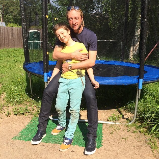 Евгений Плющенко показал свое фото с сыном от первого брака
