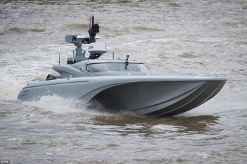 Британские моряки испытали футуристическую беспилотную лодку