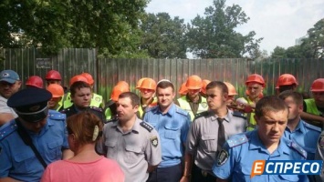 В Святошинском районе местные жители подрались с титушками застройщика
