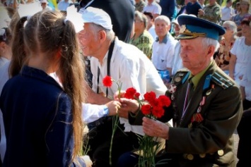 Славянск празднует 73-ю годовщину освобождения от немецко-фашистских захватчиков (фото)