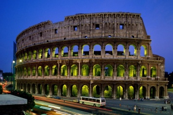 Итальянским подросткам выдадут по €500 на музеи и концерты