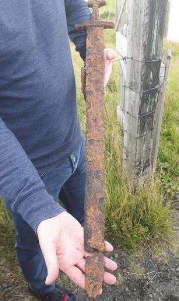 В Исландии охотники нашли меч викингов, которому больше тысячи лет